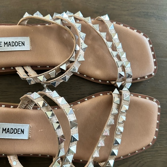 Steve Madden Skylar studded flat sandals strappy nude silver - Picture 7 of 11